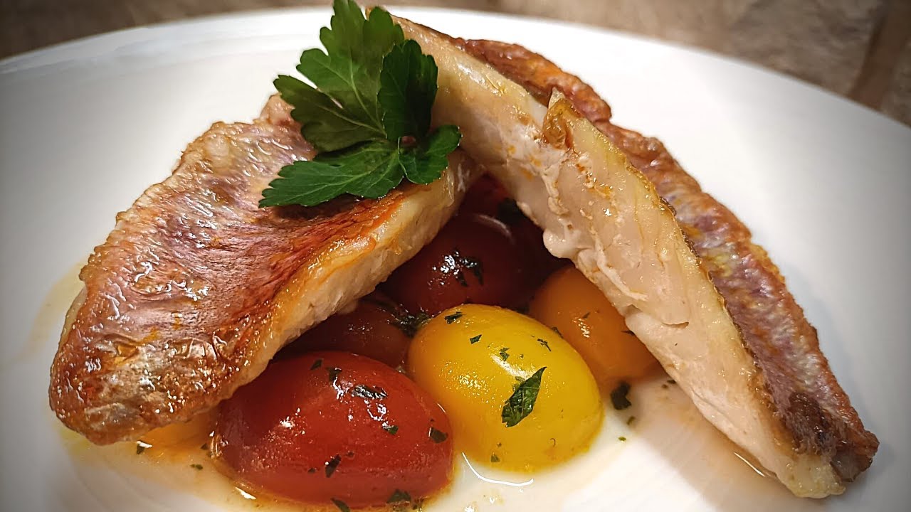 Filetti di triglie in padella su letto di pomodorini [RICETTA] - passaggi visivi