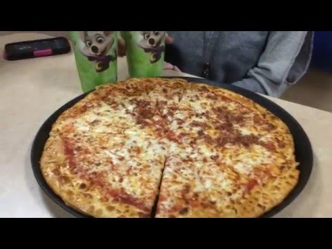 Chris LOVES Chuck E. Cheese Pizza!