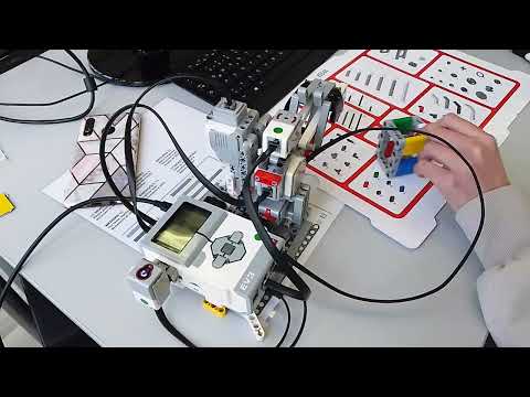 VID 2022-03-30 13:29:28 LEGO EV3 Aufheben und Ablegen