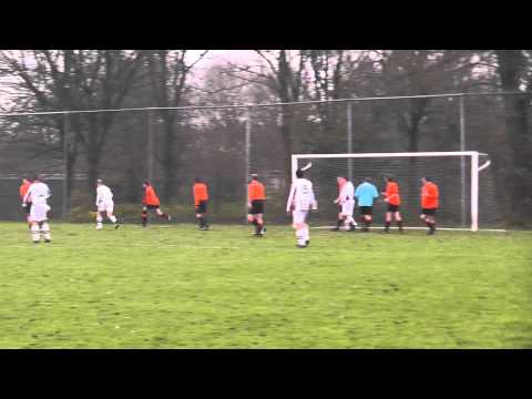 1 dec 2012 Vianen 4 - VV De Meern 9 com 4-5 Jan V. redt op de lijn