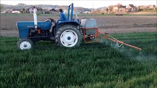 Prskanje pšenice i kukuruza - UTB 340 - Agromehanika 340l