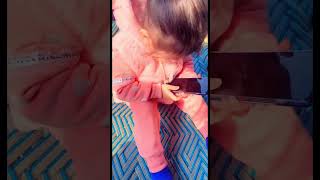 Download lagu Choti bacchi ki smartness dekho 😨😍🤩❤️ #youtubeshorts #vlog #shortvideo #viral #cutebaby #niharika mp3