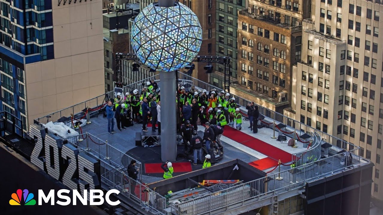 Countdown to 2025: Final preparations underway in Times Square