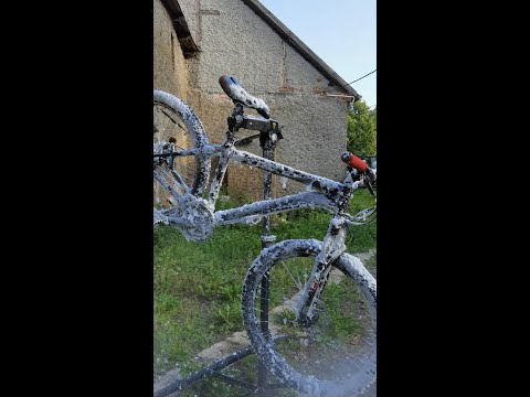 Neglected teenager's bike overhauled. Specialized Rockhopper hardtail.