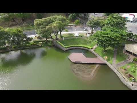 Sobrevoando com o Drone DJI Mavic Air 2 o Dique do Tororó, Salvador - Bahia.