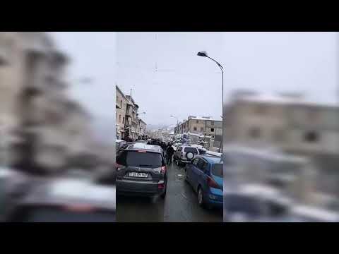 «Գրավոր երաշխիք ենք պահանջում»․ ԶՊՄԿ աշխատակիցների երթով շարժվեցին ԶՊՄԿ կենտրոնակայան․ ՏԵՍԱՆՅՈՒԹ | Factor.TV