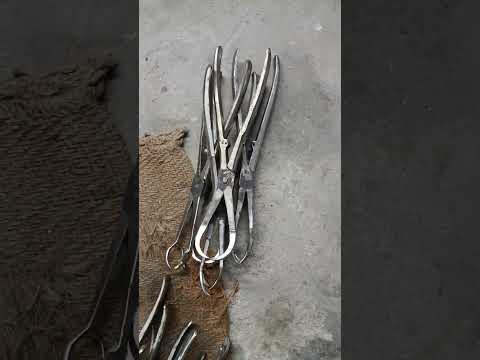 Surgical instruments self centering