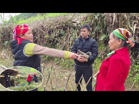The girl demanded more money. Hang's mother immediately stood up and chased her away.