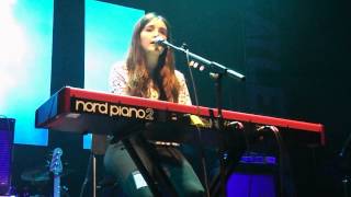 Lauren Aquilina - Broke (Live)