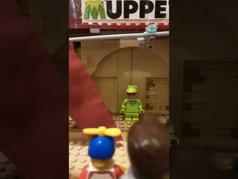 The Muppets Show is falling apart- lego Muppets stop motion animation short