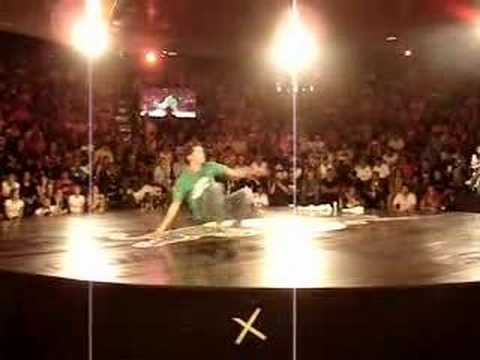 RedBull BC One 2006 - Ronnie vs Bootuz