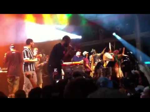 Encerramente Criolo e Emicida