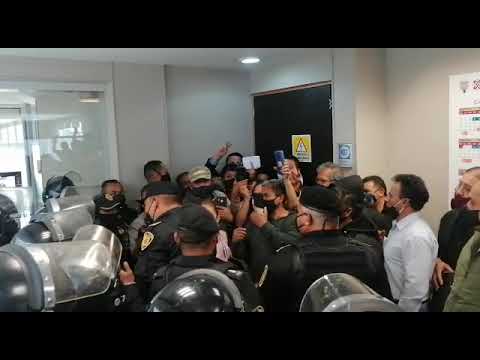 CDMX Y CAPREPOL BOMBEROS Y POLICÍAS JUBILADOS FUERON VIOLENTADOS POR SUS COMPAÑEROS EN ACTIVO