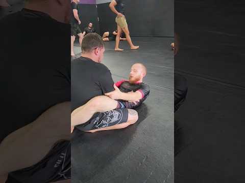 Closed Guard Overhook Triangle #gonzalezgrappling #gonzalezgrappling #trashpandanation #triangles