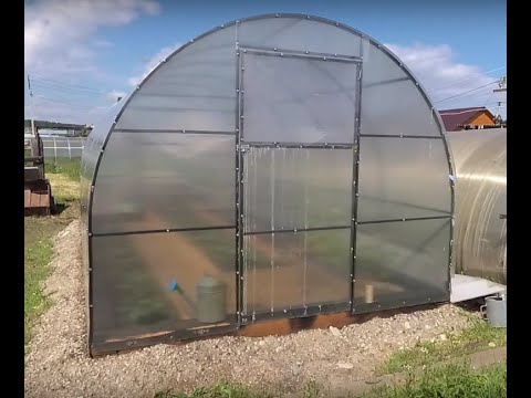 Устанавливаем теплицу. Фильм второй продолжение.