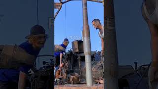 Download lagu Floorman Working Drilling Rig #rig #ad #drilling #oil #tripping mp3