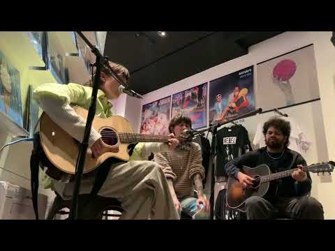 Tegan and Sara - Yellow | Rough Trade NYC instore 21/10/22