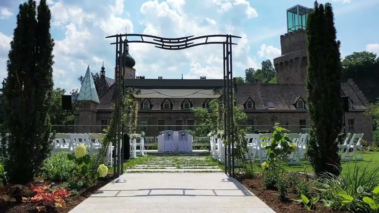 © Das Schloss an der Eisenstrasse Das Schloss an der Eisenstrasse