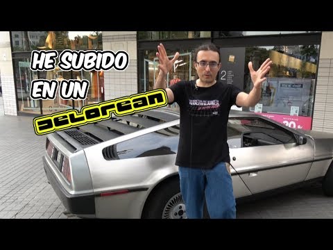 🤖What does the Back to the Future car look like? A closer look at a Delorean DMC-12