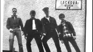 Kvér a flaška ginu Music Video