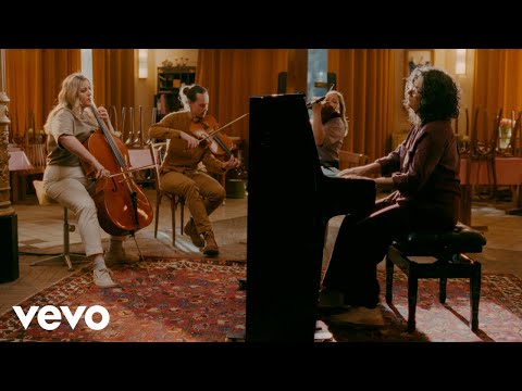 Alexandra Stréliski - the first kiss (From the Rotterdam Live Session)