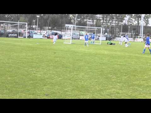 Voetbal fragment Fc Weesp E1 - Fortius E1      05-10-2013          (2-10)