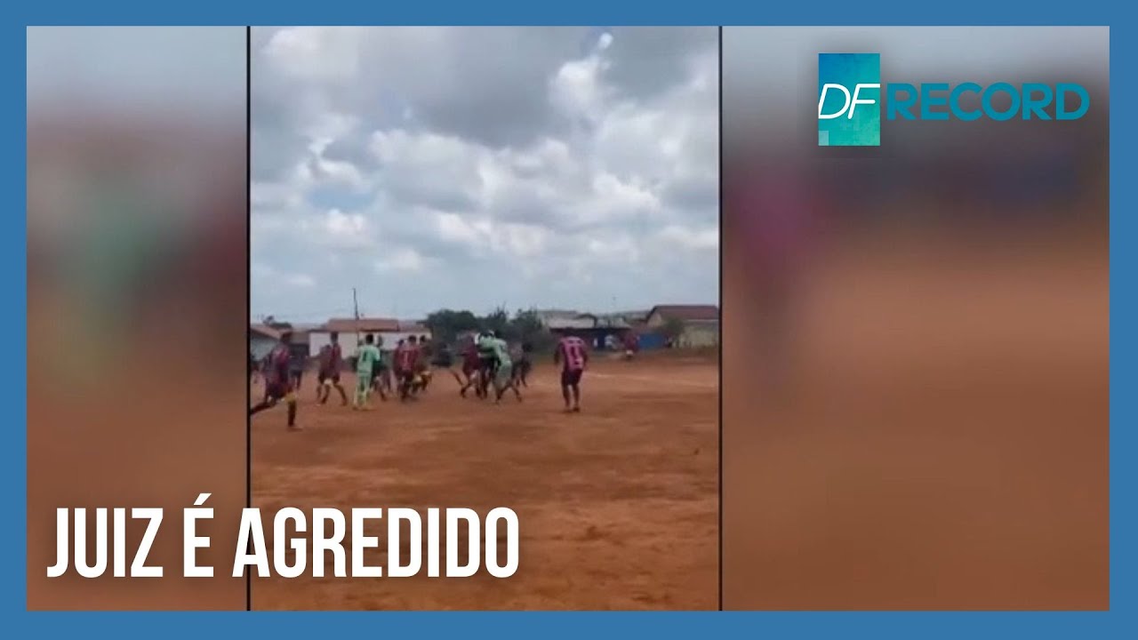 Juiz é agredido após dar cartão vermelho em jogo de futebol
