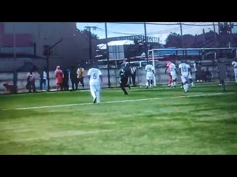 Maximiliano Flores, tiene un gran atajadas. Selección Los Ángeles 