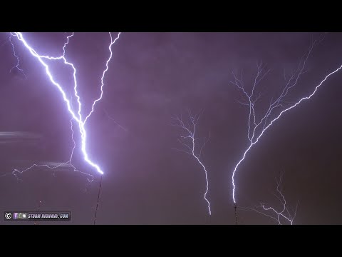 Amazing Upward Lightning strikes Oklahoma City towers dozens of times