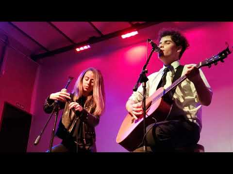 Alejo Dueñas - When You Love Someone/One Last Time Mashup (Ft. Delfina Sanda)