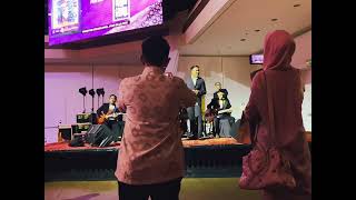 Download lagu KekasihKu Diambil Orang - Cover By Perwira Buskers @man_lemont mp3 Download lagu KekasihKu Diambil Orang - Cover By Perwira Buskers @man_lemont mp3