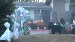 preview picture of video 'halloween yard 2010'
