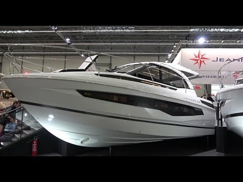 The 2020 Jeanneau Leader 33 yacht