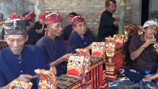 Download lagu A balinese gamelan , namely Angklung mp3 Download lagu A balinese gamelan , namely Angklung mp3
