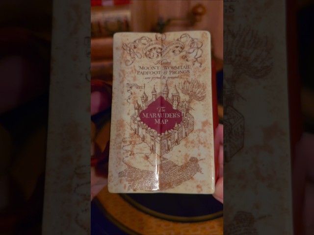 Vídeo relacionado con LolaPix Taza Mapa del Merodeador. Regalos Frikis personalizados. Tazas personalizadas de cerámica. Taza Desayuno. Regalo Original. Marauders Map