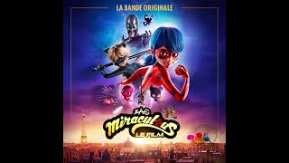 Kadr z teledysku Tu es Ladybug tekst piosenki Miraculous : Ladybug & Chat Noir : Le Film (OST)