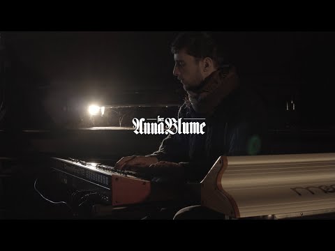 Grimm - Blurred View | für Anna Blume