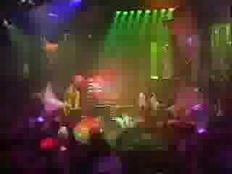 TOY DOLLS - Nellie the elephant . TOTP 1984