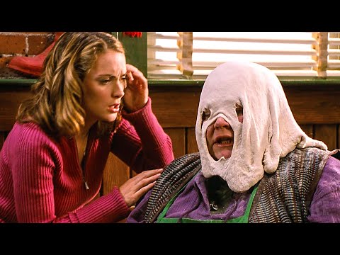 She Fights a Pizzaiola to get her Lover Back | Mr. Deeds | CLIP