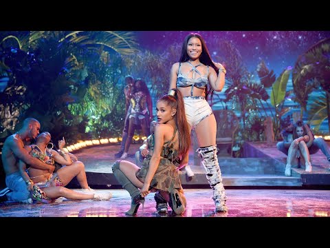 Ariana Grande & Nicki Minaj - Side To Side (Live on American Music Awards) 4K