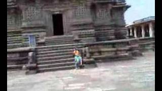 preview picture of video 'Visit to the Belur temple complex'