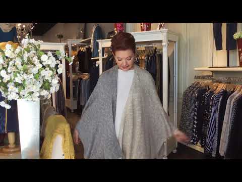 download lagu mp3 mp4 How To Wear A Poncho Scarf, download lagu How To Wear A Poncho Scarf gratis, unduh video klip How To Wear A Poncho Scarf