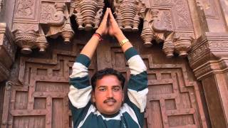 preview picture of video 'Tour Magnificent Orchha, India: Jahangiri (Jahangir) and Raja Mahal Palaces'