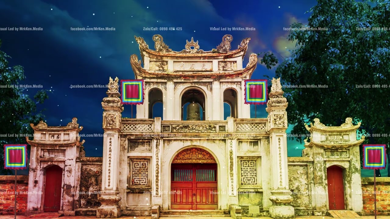 103 - Công Tam Quan - Văn Miếu Quốc Tử Giám - Trời Tối - Cờ Ngũ Sắc