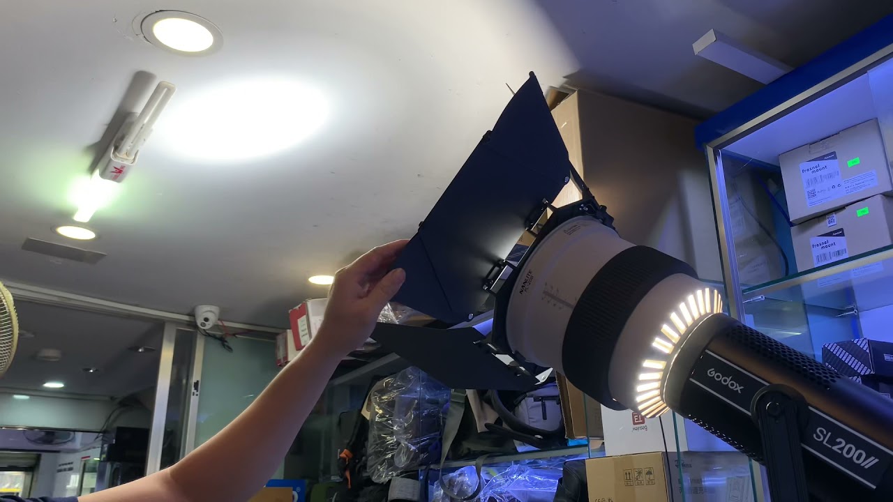 Fresnel Nanlite FL-20G