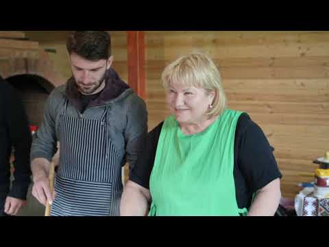 Cotiso - pensiunea unde turiștii sunt răsfățați / România văzută din tractor