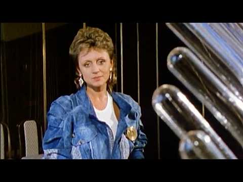Petra Janů - A pak, že je to hřích (klip) (1988)