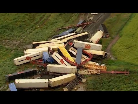 Train derails in Inverleigh, Victoria