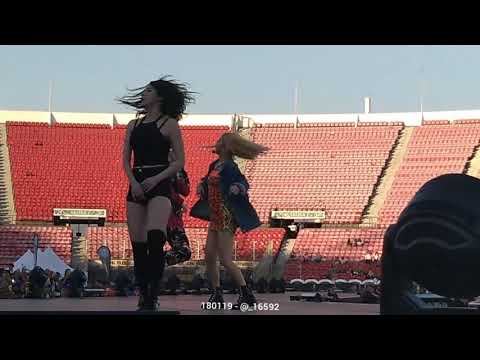 Taeyong ft Hyoyeon SMTOWN IN Chile 180119