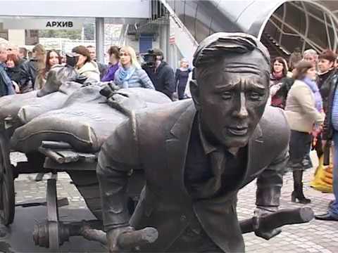 Курский памятник &laquo;Современный предприниматель&raquo; перевезут в Орёл